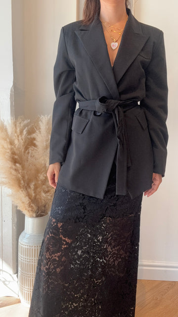 Blazer nero cintura